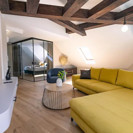 Boulevard Boutique Apartment *