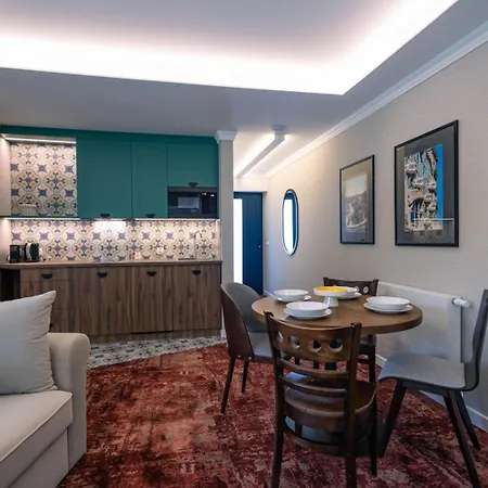 Boulevard Boutique *