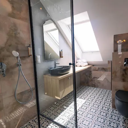 Boulevard Boutique *