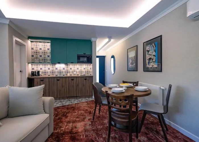 Boulevard Boutique *